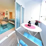 Calma Nidos, Apto 612 *